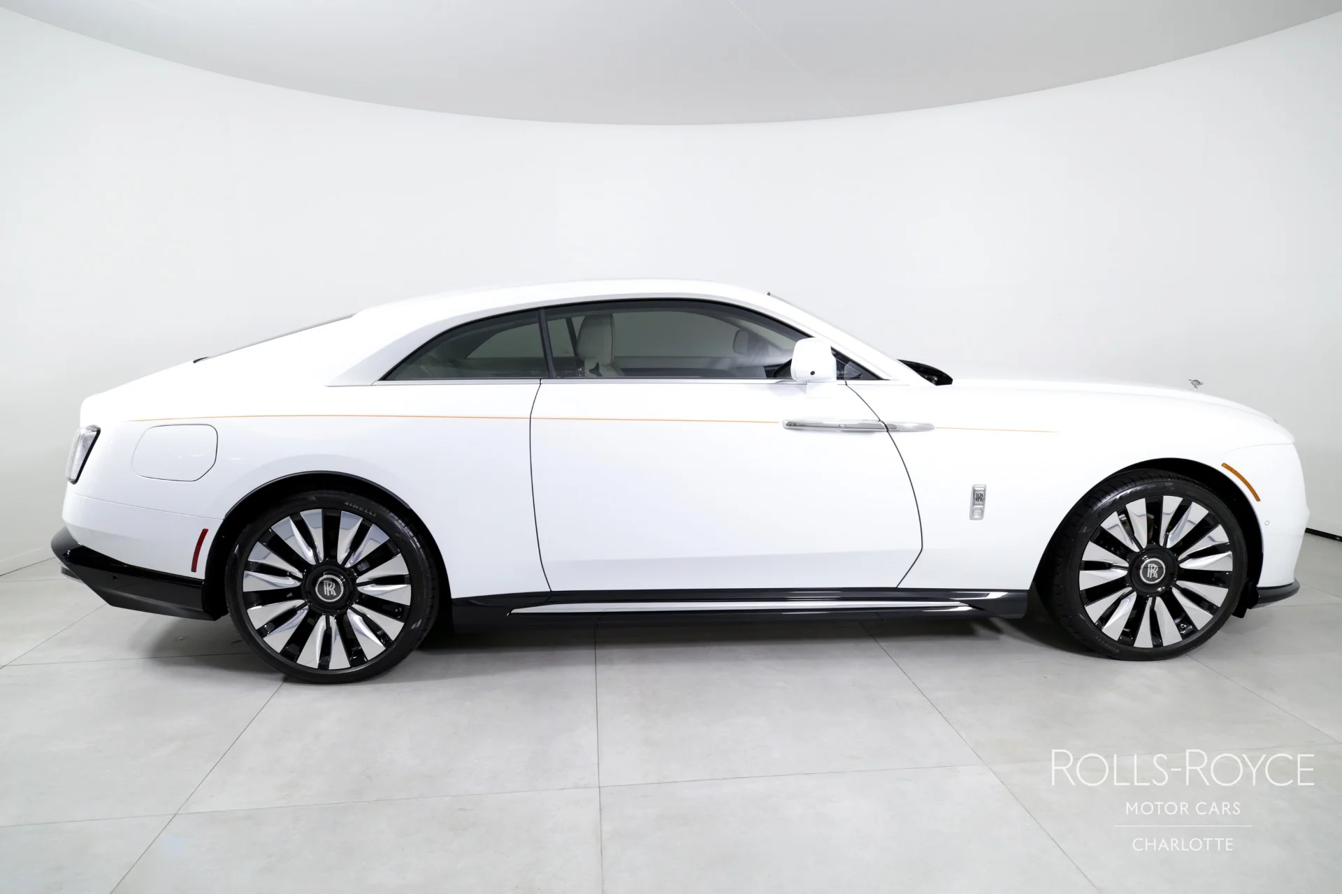 2024-rolls-royce-spectre-