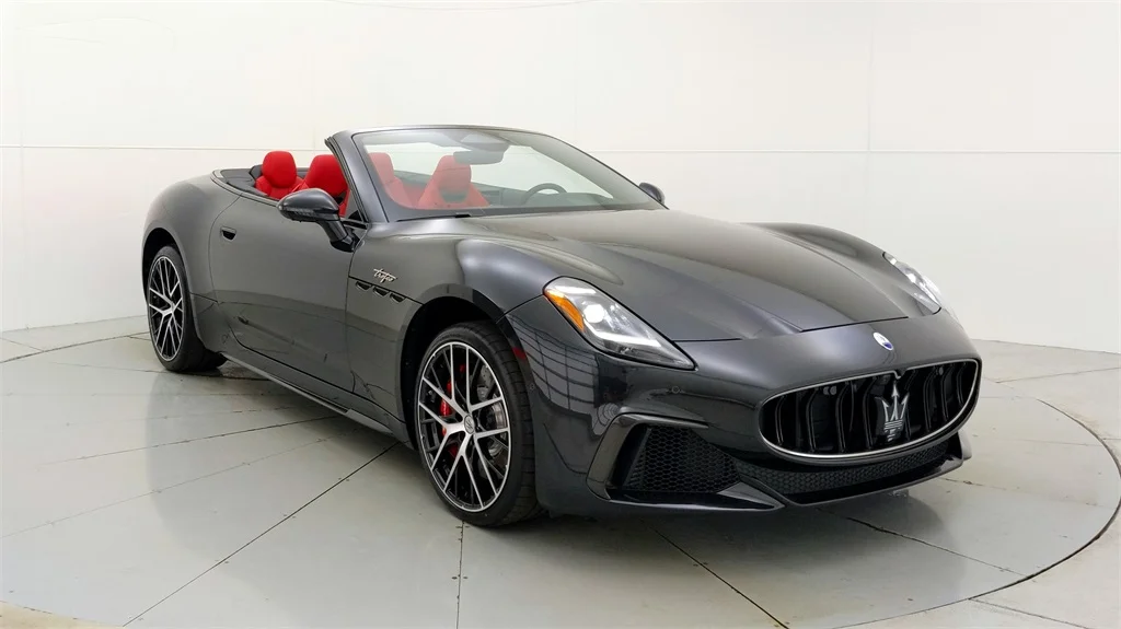 2024-maserati-grancabrio-0-