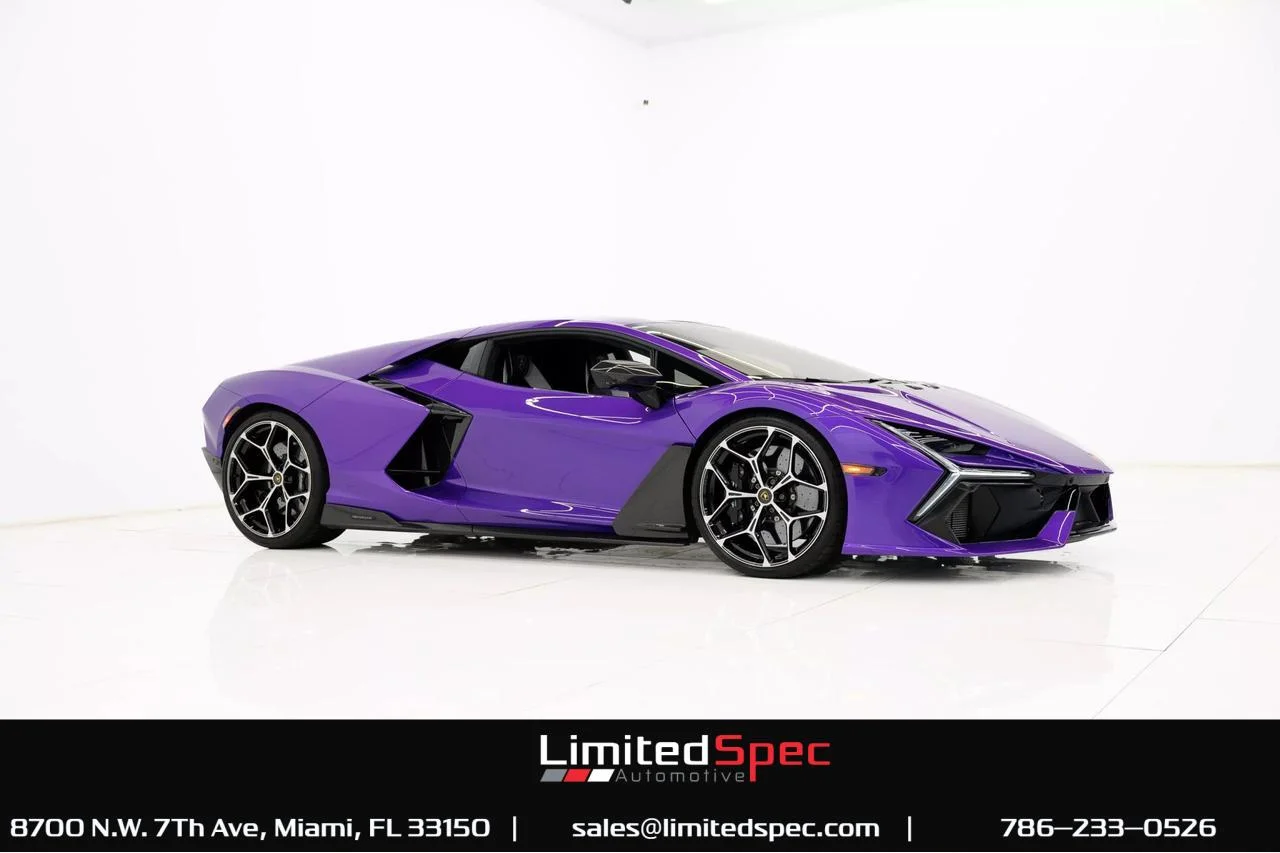 2024-lamborghini-revuelto-