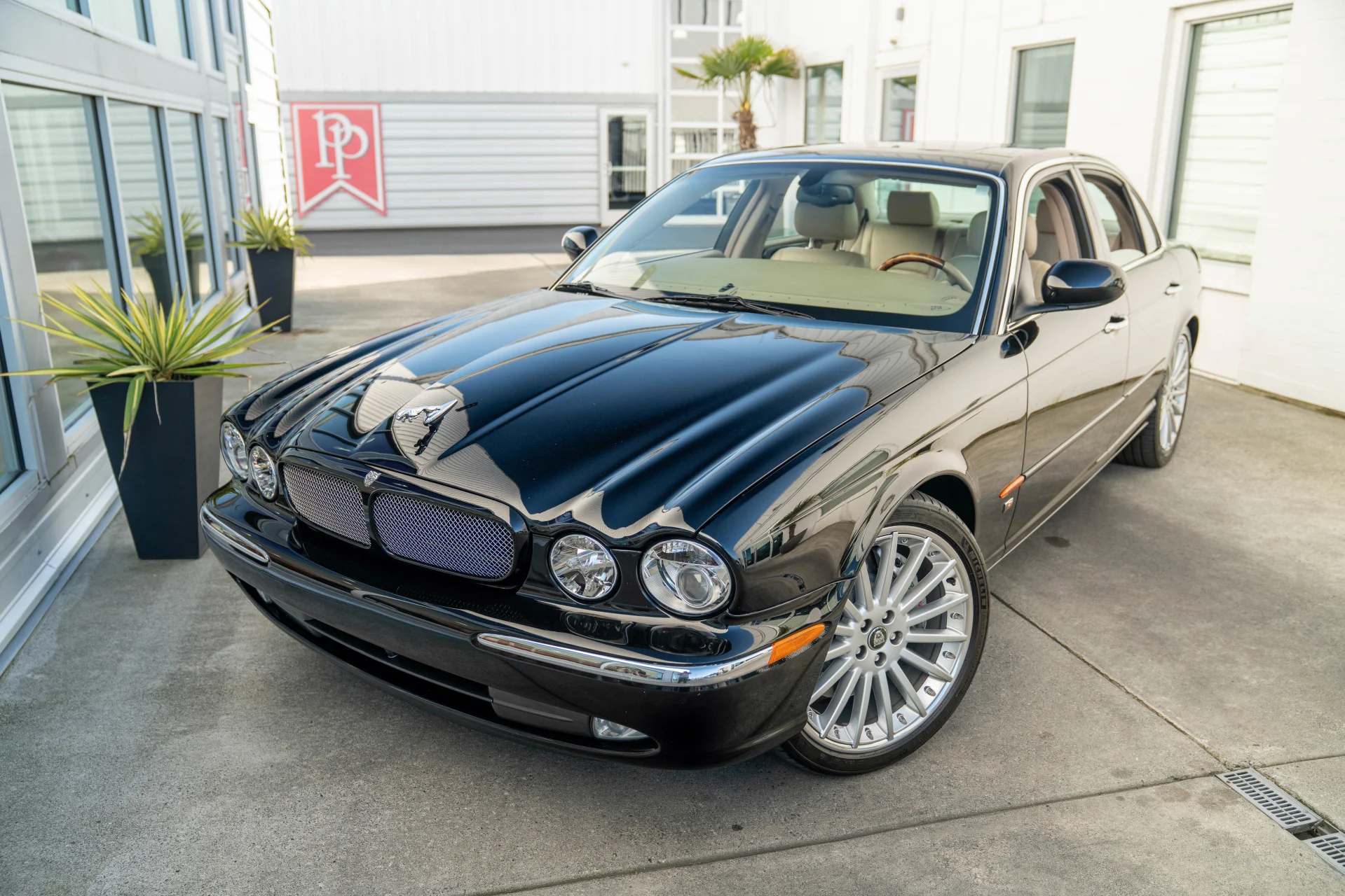 2004 Jaguar XJ | duPont REGISTRY