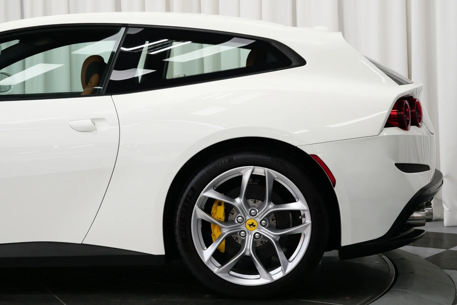 2019 Ferrari Portofino VIN: ZFF89FPA6K0241382 - CLASSIC.COM