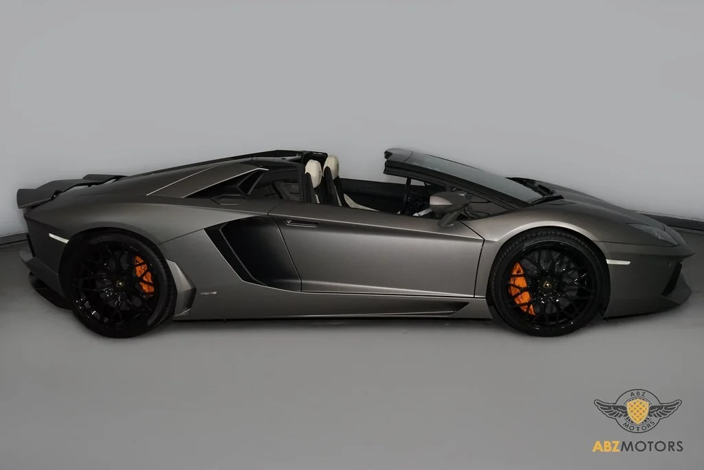 2015 Lamborghini Aventador Roadster | duPont REGISTRY