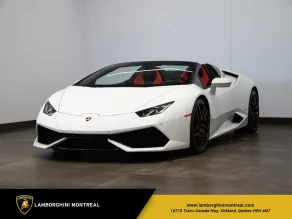 Rent a White Lamborghini Huracan Evo Spyder
