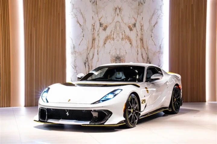 2024 Ferrari 812 Competizione | duPont REGISTRY