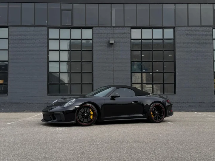Porsche 911 Speedster 2019 – Spark 1/18, Noir, Résine (Modèle Collection)