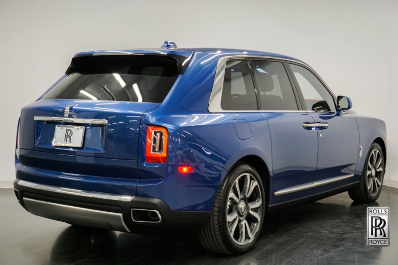 Rolls-Royce Motor Cars Quebec, 8525 Boulevard Décarie, , Montreal- Reviews,  Info