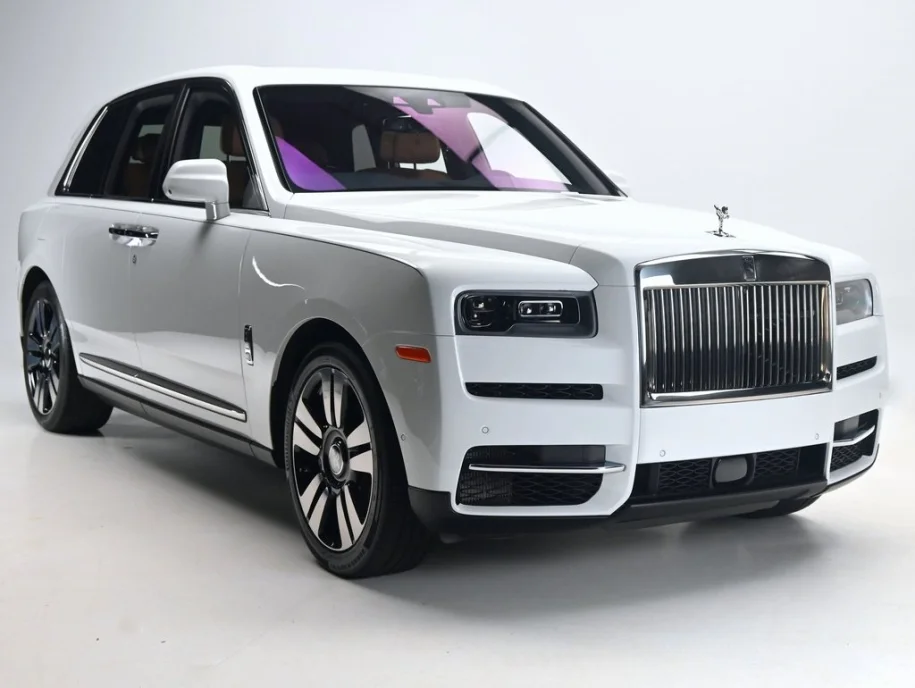 Floyd Mayweather buys 2020 Rolls Royce Cullinan Truck and 2020 Bentley  Continental GT Mulliner to celebrate Christmas PhotosVideo