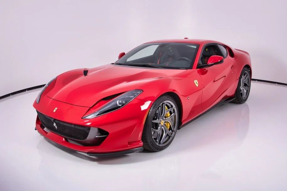 2019-ferrari-812--superfast-359990-11782