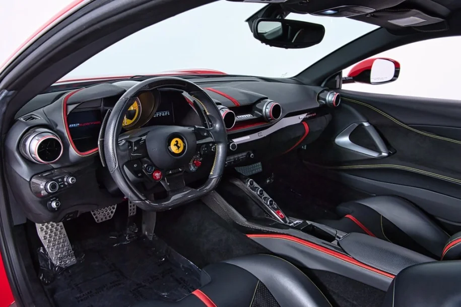 2019-ferrari-812--superfast-359990-15445