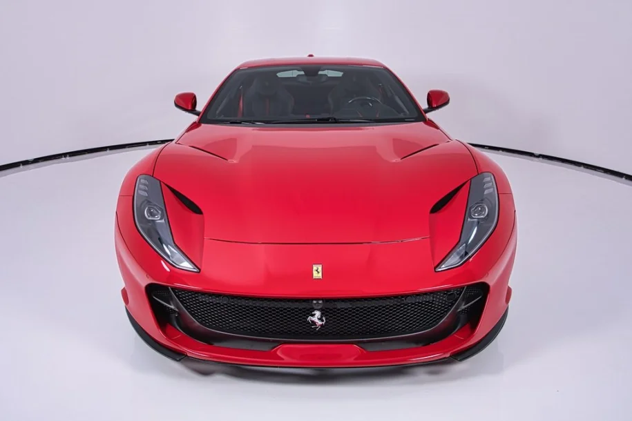 2019-ferrari-812--superfast-359990-21409