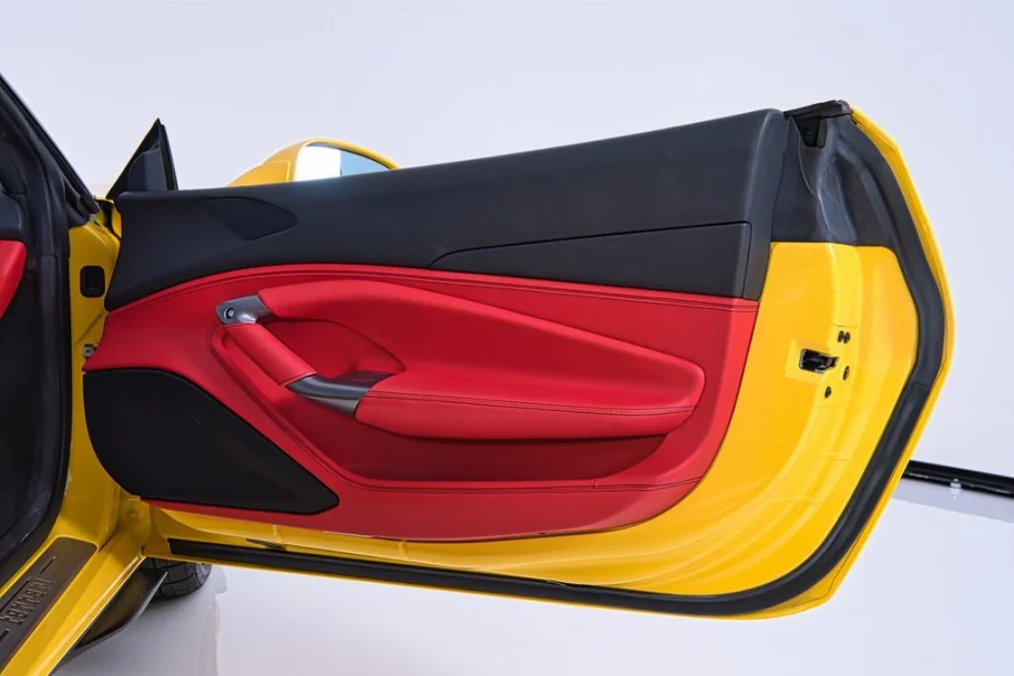 2022-ferrari-f8--tributo-389990-13036628