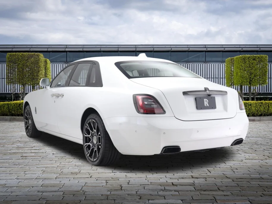 Rolls-Royce Cars Price 2023 - Check Images, Showrooms & Specs in India