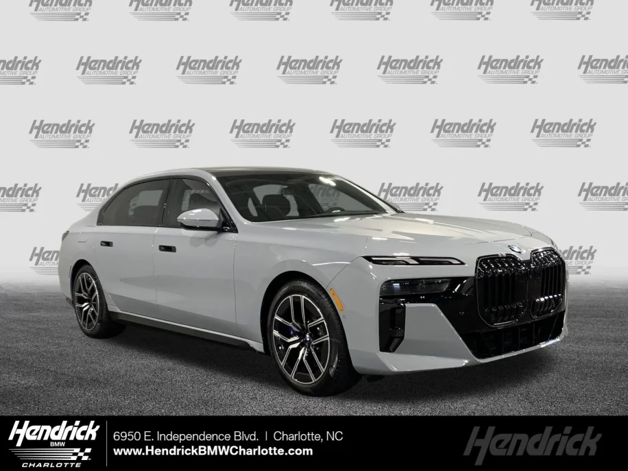 2025 BMW 740i | duPont REGISTRY