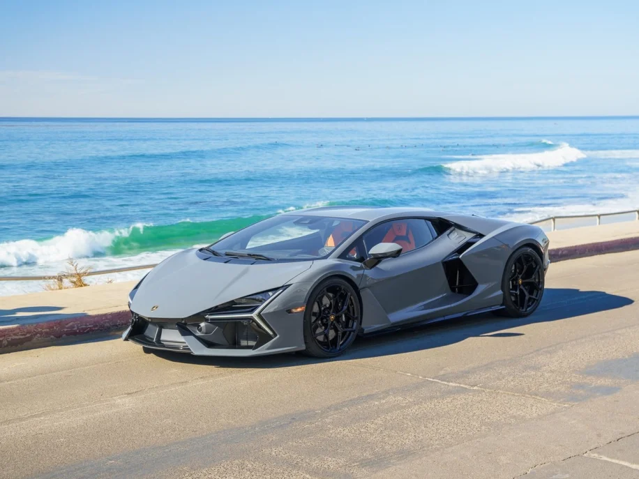 2024 Lamborghini Revuelto | duPont REGISTRY