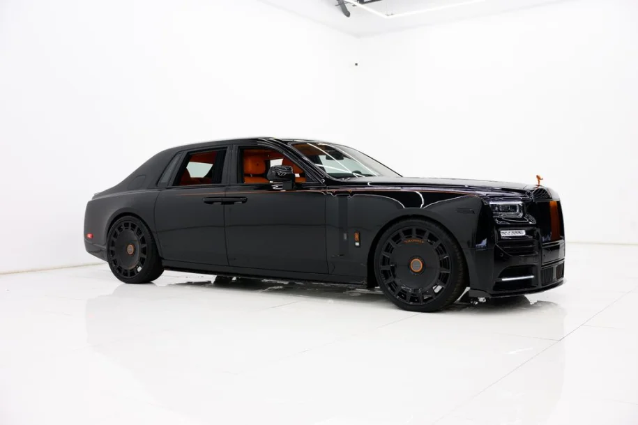 2025 Rolls-Royce Phantom | duPont REGISTRY