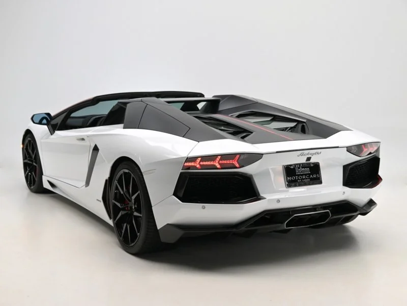 lamborghini aventador white and black