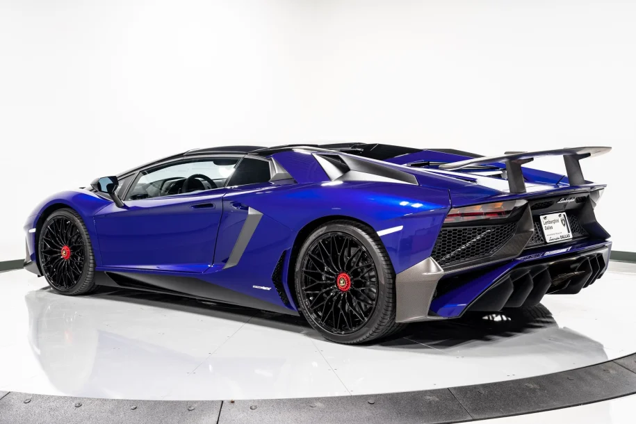 Lamborghini Aventador SV Roadster For Sale | duPont REGISTRY