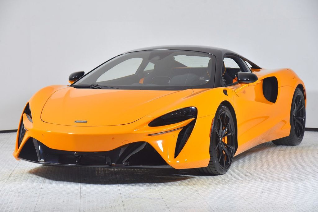 Image Of 2023 Mclaren Artura