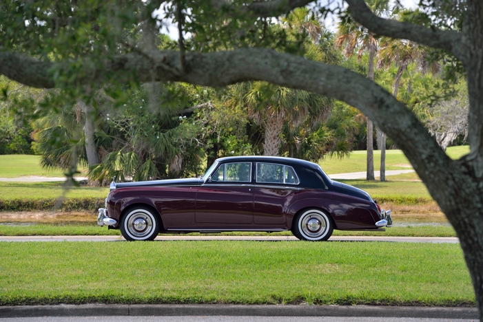 1964 Rolls Royce Silver Cloud III 3 four door saloon outdoors in front of  an old building in two tone silver and blue Stock Photo  Alamy