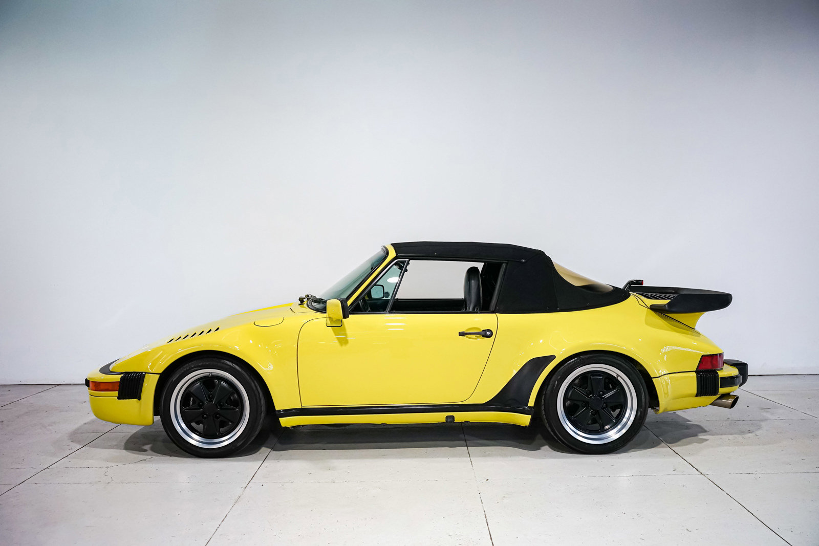 上品なファッション 1987 Porsche REGISTRY duPont | Cabriolet Carrera 911 青年漫画