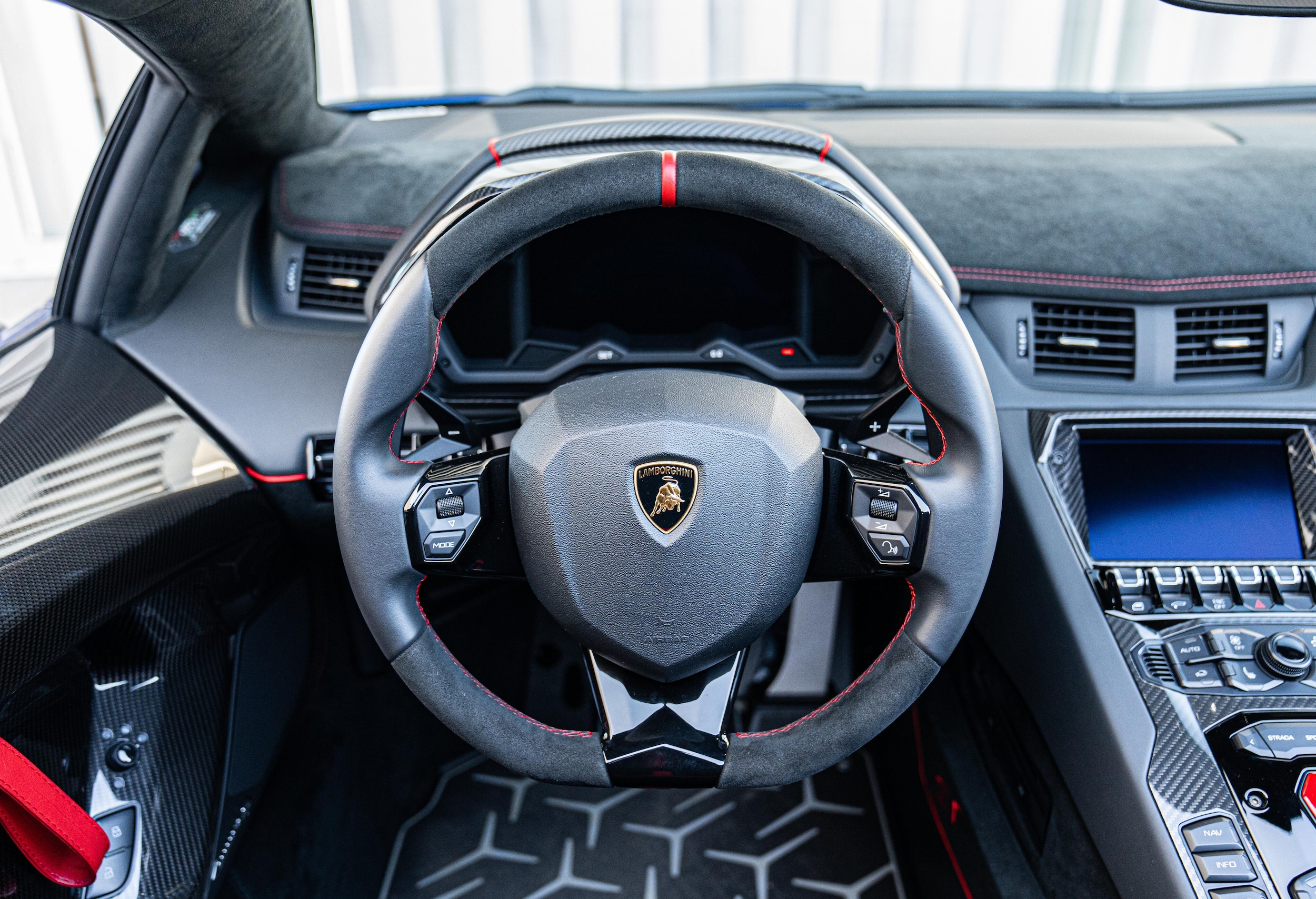 2017 Lamborghini Aventador SV Roadster | duPont REGISTRY