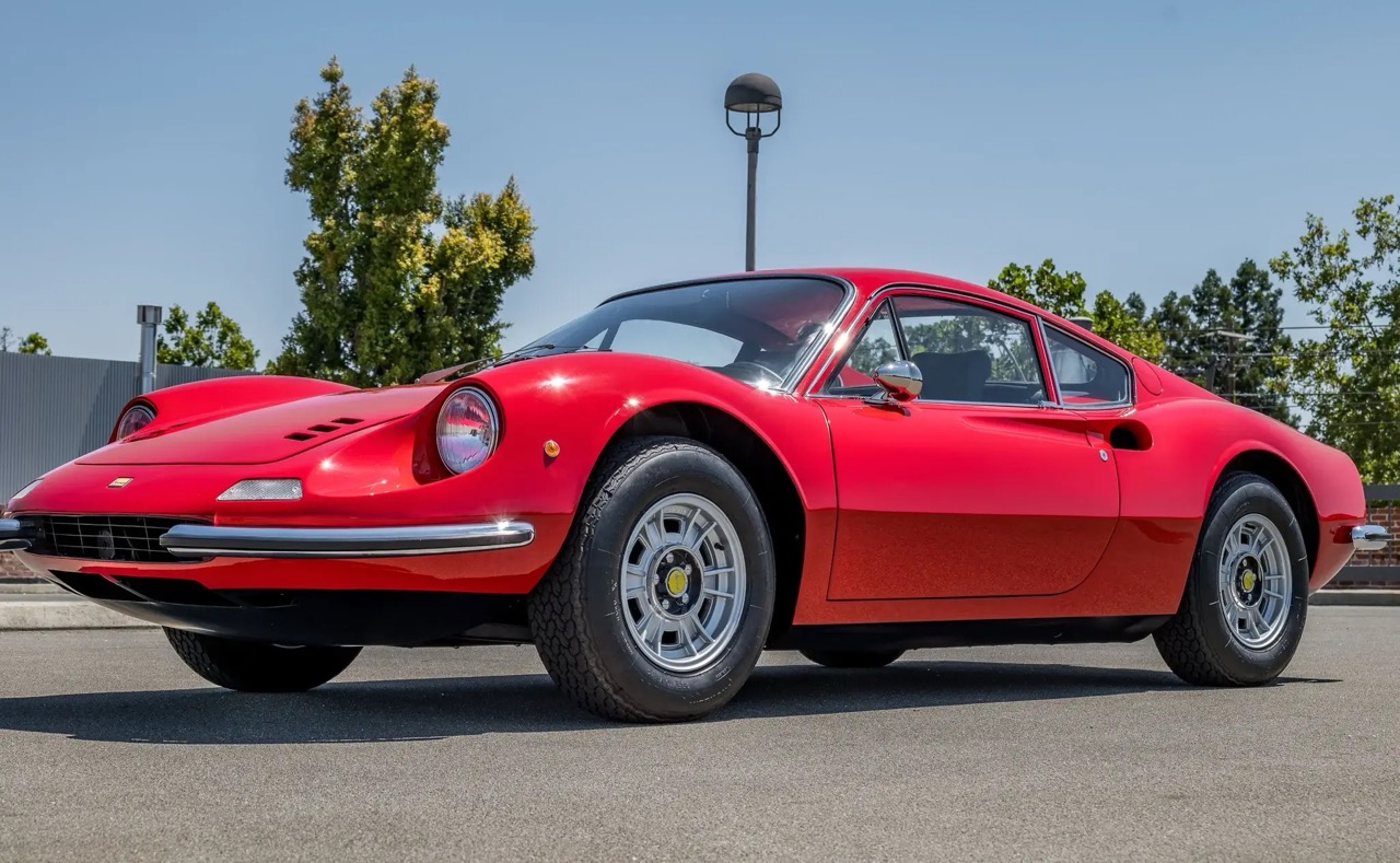 1971 Ferrari Dino 246 GT | duPont REGISTRY