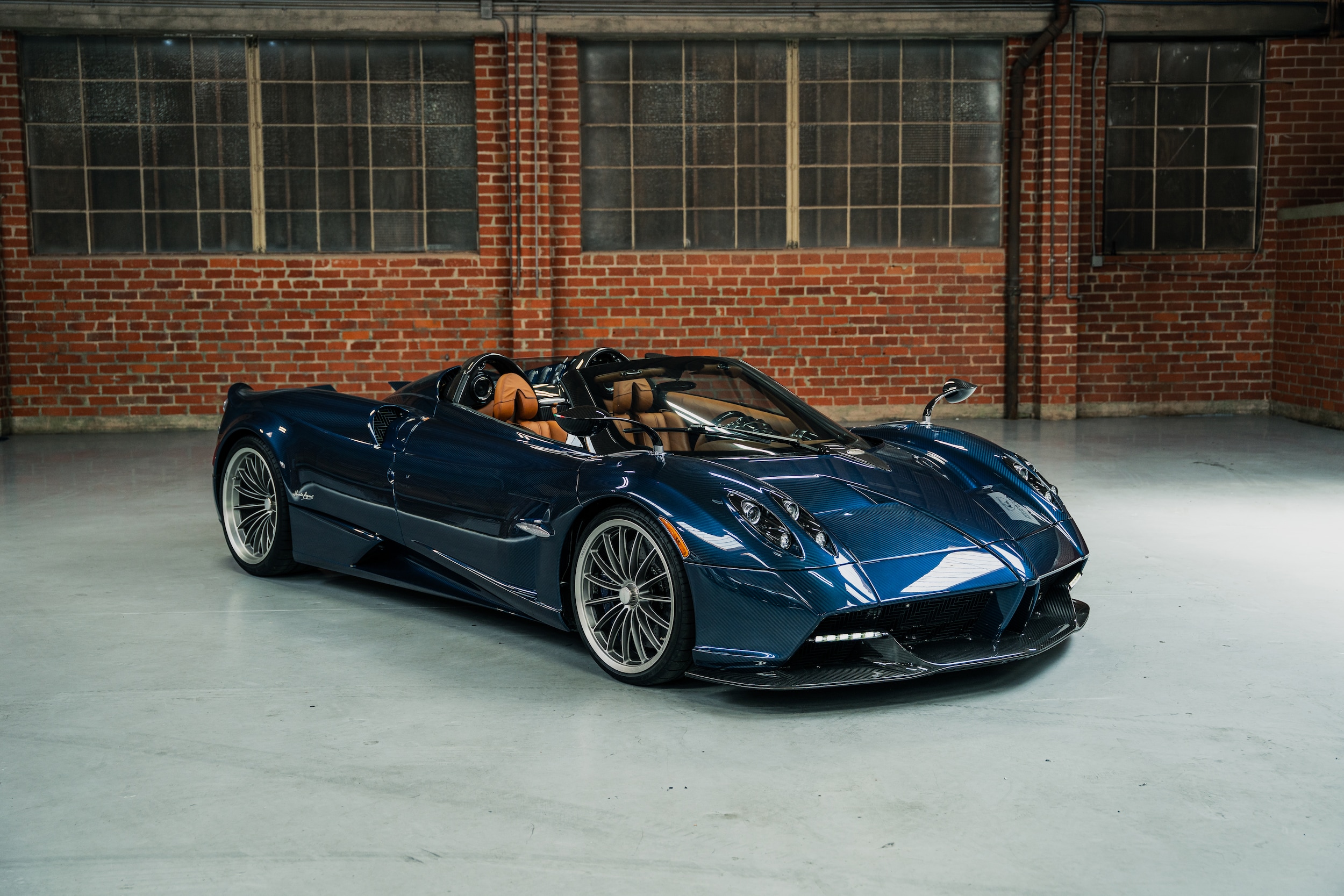 2017-pagani-huayra-0-