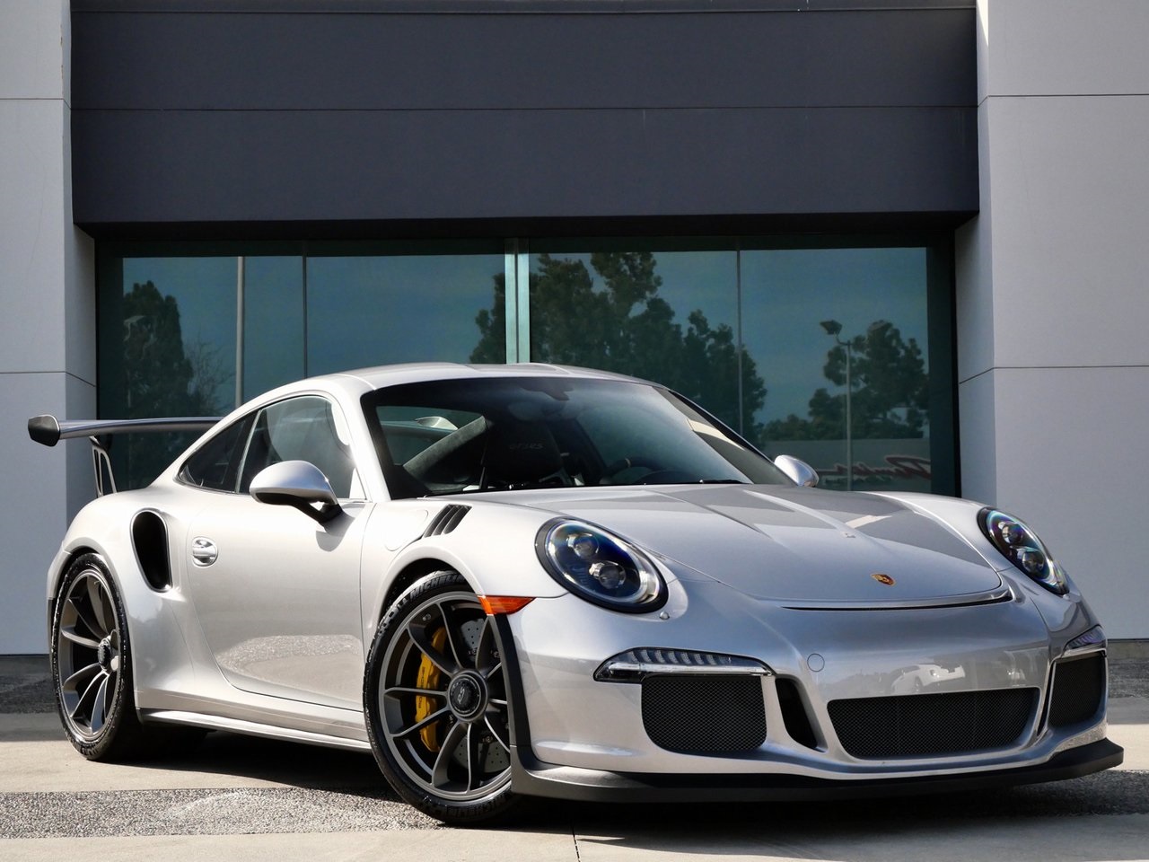 Amazon.com: Minichamps 2023 911 (992) GT3 RS Silver Metallic