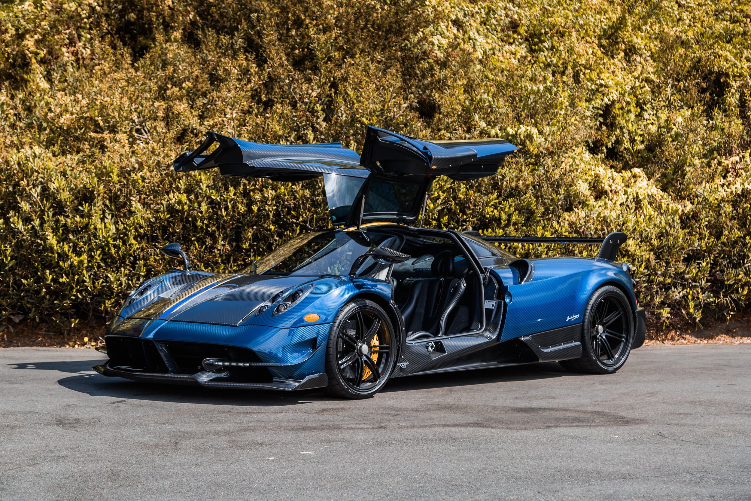 2017-pagani-huayra-0-