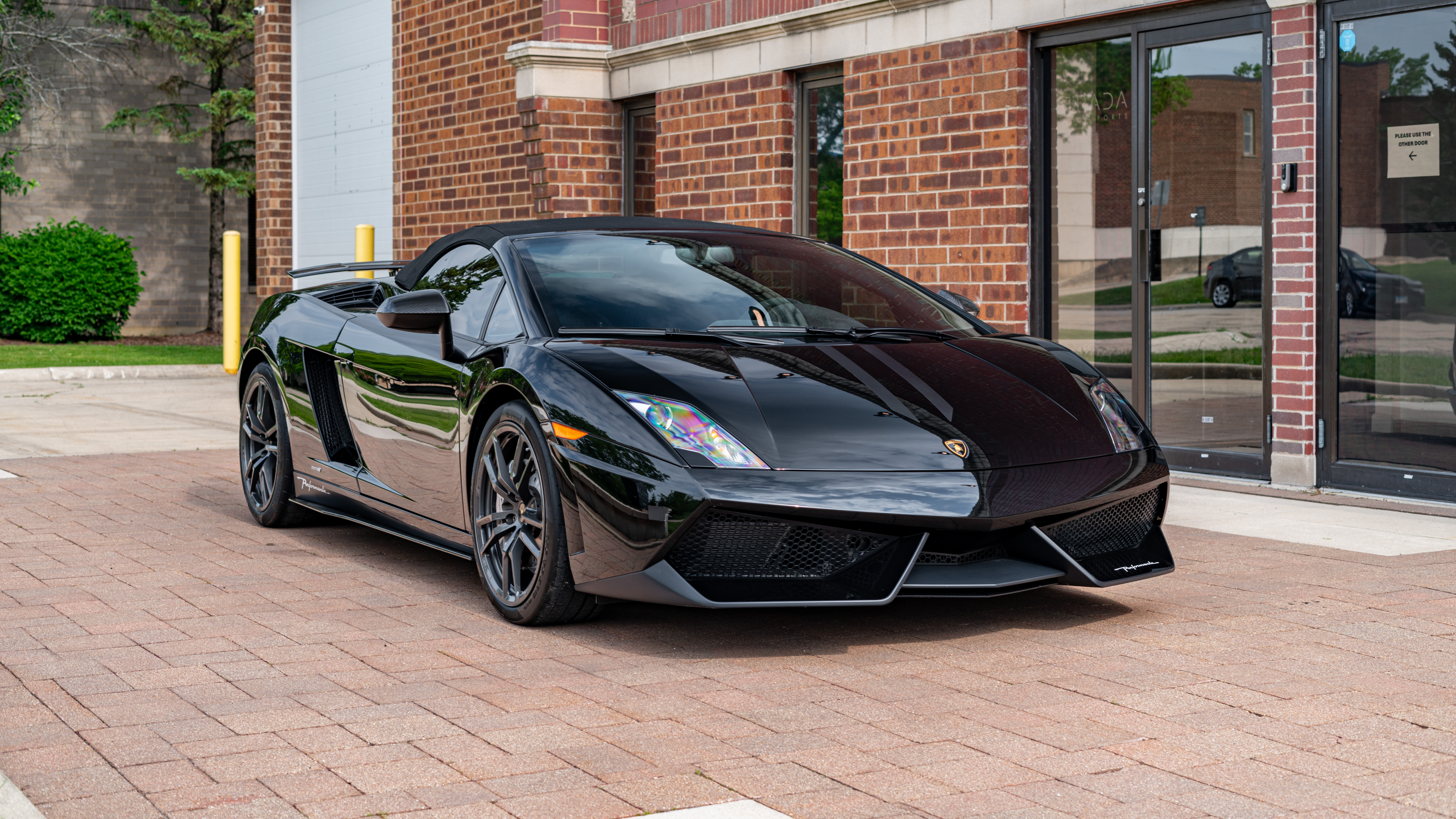 2012-lamborghini-gallardo--