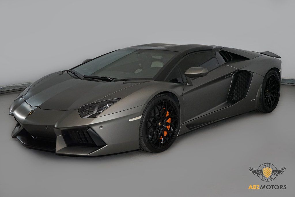 2015 Lamborghini Aventador Roadster | duPont REGISTRY